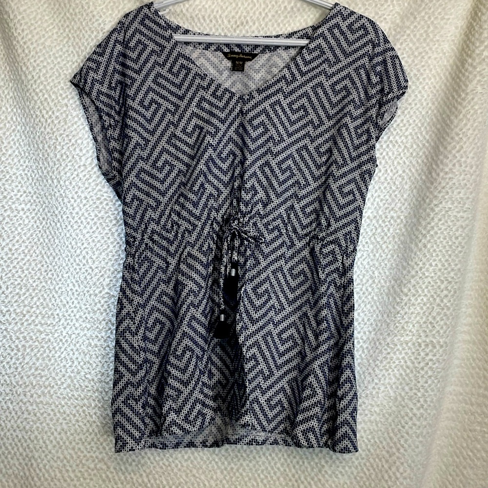 Tommy Bahama Womens top size medium Blue & White Drawstring V Neck Short…